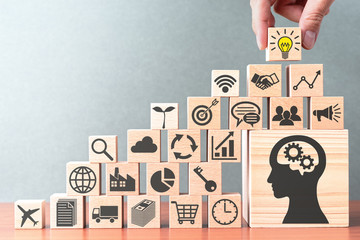 小学四年级奥数：年龄问题例题及讲解