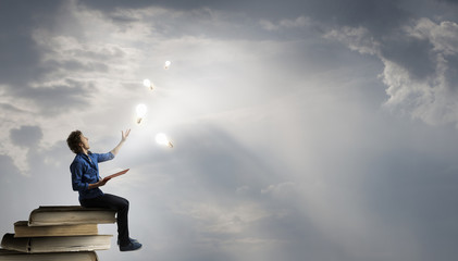 社区居委会依据国家法律法规和政策